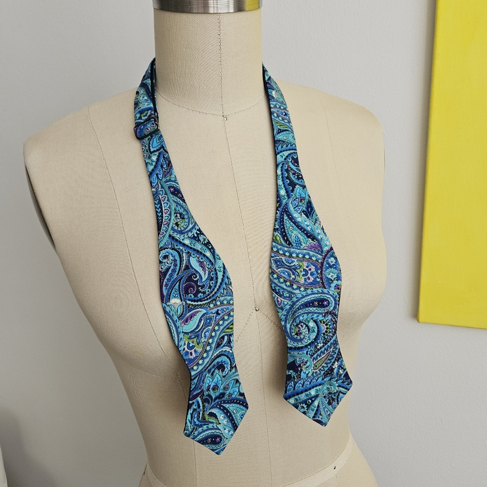 Fine and Dandy bow tie. Adjustable size!